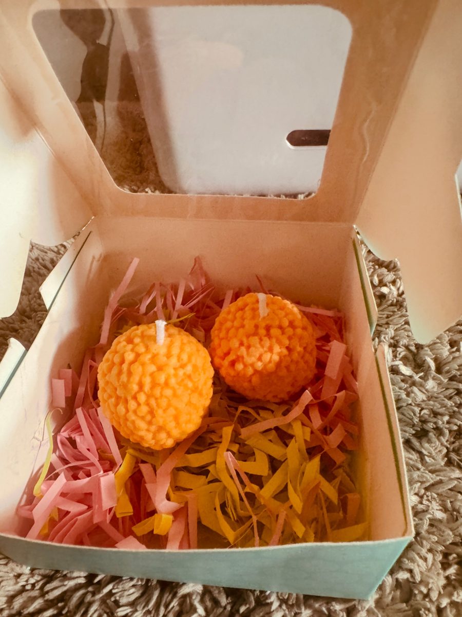 Bubble candles in packing with paper shred
